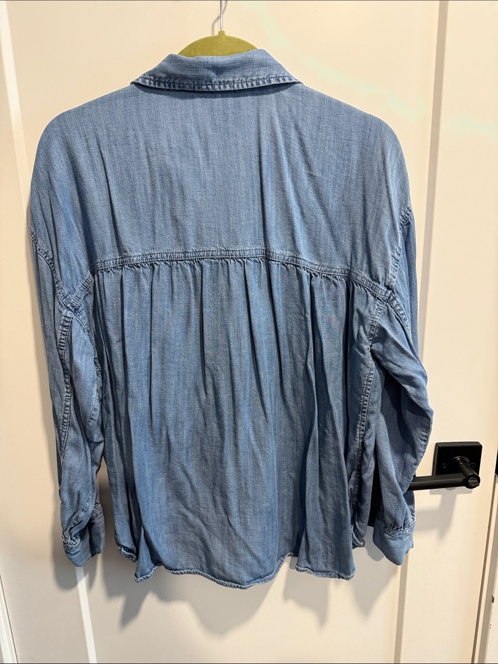 Banana Republic Chambray Shirt Medium - Picture 4 of 9